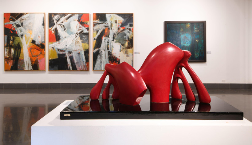 Trưng bày sưu tập Mỹ thuật đương đại của Bảo tàng Mỹ thuật Việt Nam, tháng 4/2022. Ảnh: KIỀU DƯƠNG