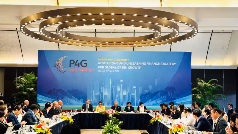 Toàn cảnh Phiên thảo luận cấp Bộ trưởng với chủ đề “Đổi mới tài chính và chiến lược huy động vốn cho tăng trưởng xanh toàn cầu”. (Ảnh: MINH PHƯƠNG)