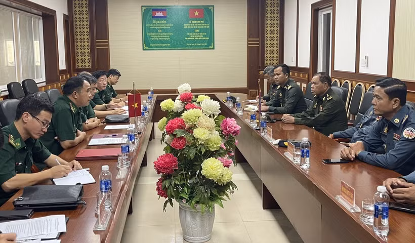 Tăng cường quản lý bảo vệ và xây dựng biên giới hòa bình, hữu nghị