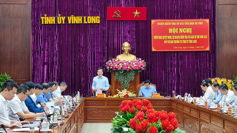 Đoàn kiểm tra của Ban Bí thư làm việc với Ban Thường vụ Tỉnh ủy Vĩnh Long. 