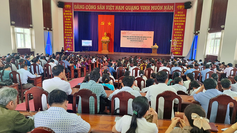 Quang cảnh chương trình tập huấn sáng 26/11. 