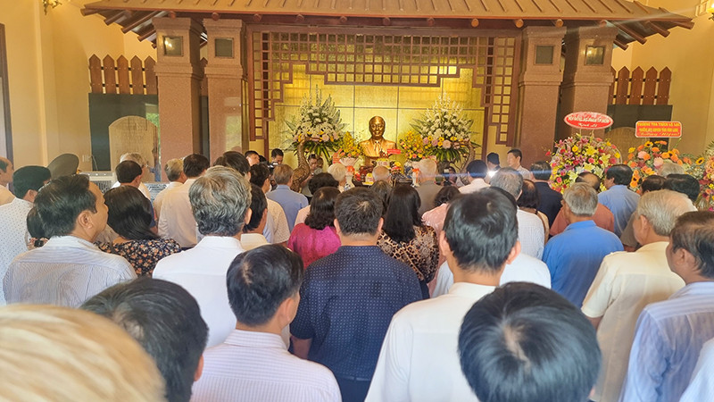 Lễ dâng hương Thủ tướng Chính phủ Võ Văn Kiệt sáng 23/11. 