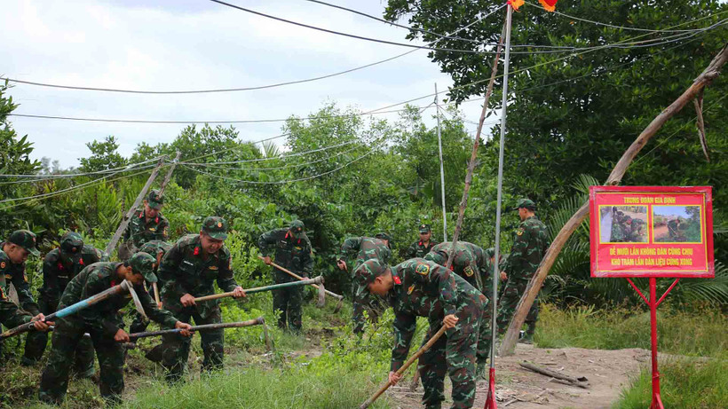 Sau lễ phát động vào sáng 20/7, Bộ Tư lệnh Thành phố Hồ Chí Minh, Huyện đoàn huyện Nhà Bè và Ủy ban nhân dân xã Hiệp Phước đã đón quân Chiến dịch tình nguyện Hành quân xanh gồm 70 cán bộ, chiến sĩ của Trung đoàn Gia Định.