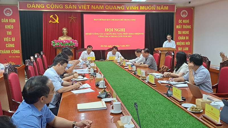 Quang cảnh hội nghị sơ kết công tác thực hiện Quy chế dân chủ ở cơ sở.