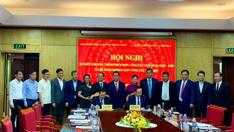 Hội nghị ký kết “Chương trình phối hợp công tác giữa Ban Tuyên giáo và Dân vận Trung ương với Đảng ủy Bộ Dân tộc và Tôn giáo giai đoạn 2025-2030”.
