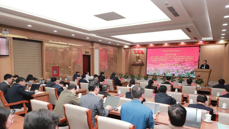 Toàn cảnh hội nghị.