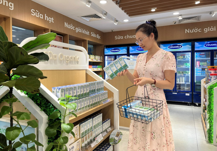 Nhu cầu tiêu dùng các sản phẩm sữa tươi xanh-sạch của người tiêu dùng ngày càng mạnh mẽ.