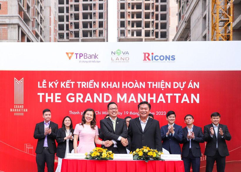 Novaland - TPBank - Ricons đã ký kết hợp tác triển khai xây dựng hoàn thiện dự án The Grand Manhattan.