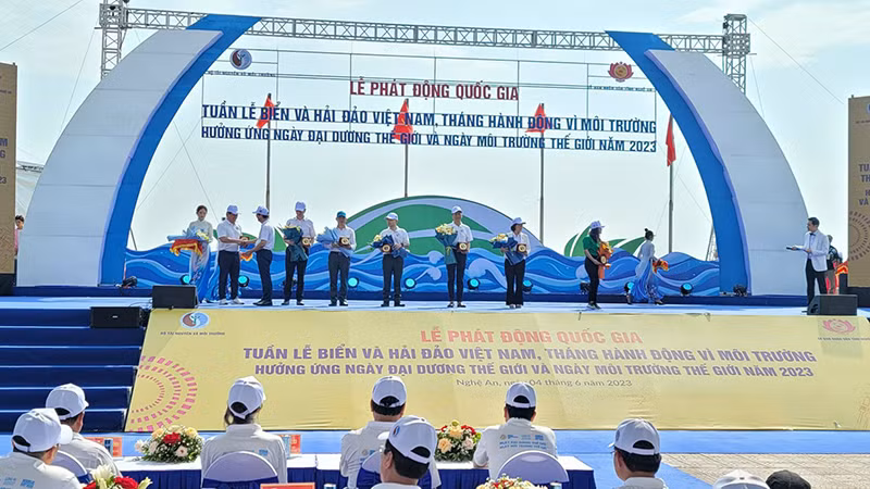 Lễ phát động “Ngày Đại dương thế giới và Ngày Môi trường thế giới”.