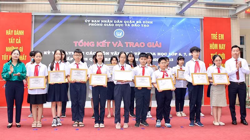 Nhiều học sinh được trao giải và biểu dương tại sự kiện.