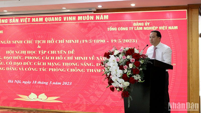 Đồng chí Hồ Xuân Trường, Phó Bí thư Đảng ủy Khối phát biểu tại Hội nghị.