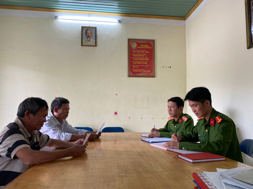 Công an xã Xuân Quang 3, huyện Đồng Xuân, Phú Yên tiếp công dân.