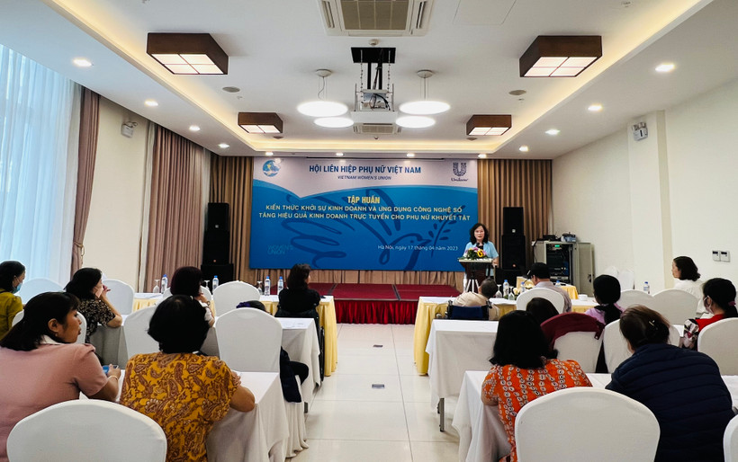 Quang cảnh buổi tập huấn.