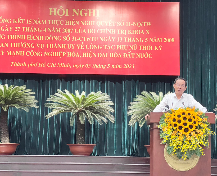 Đồng chí Nguyễn Văn Nên, Ủy viên Bộ Chính trị, Bí thư Thành ủy Thành phố Hồ Chí Minh phát biểu tại hội nghị.