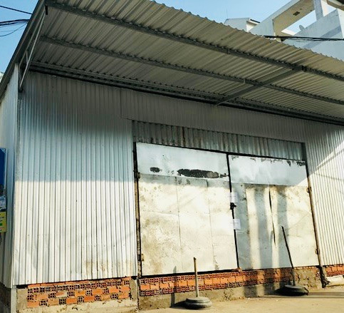 Căn nhà xây dựng trái phép - nơi xảy ra vụ việc giam giữ người thi hành công vụ đang được niêm phong.