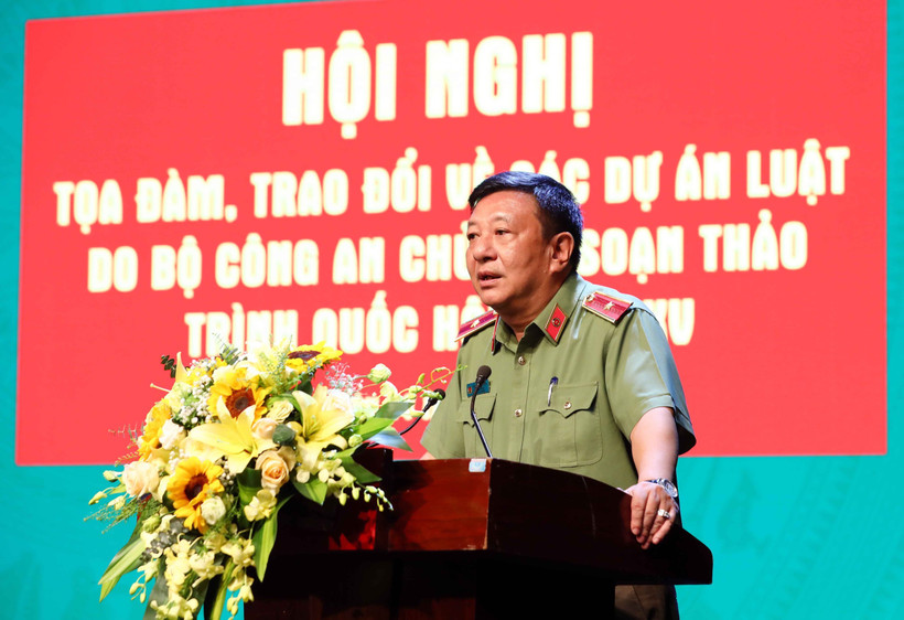 Cục trưởng Cục Truyền thông Công an nhân dân, Thiếu tướng Đỗ Triệu Phong phát biểu tại tọa đàm.