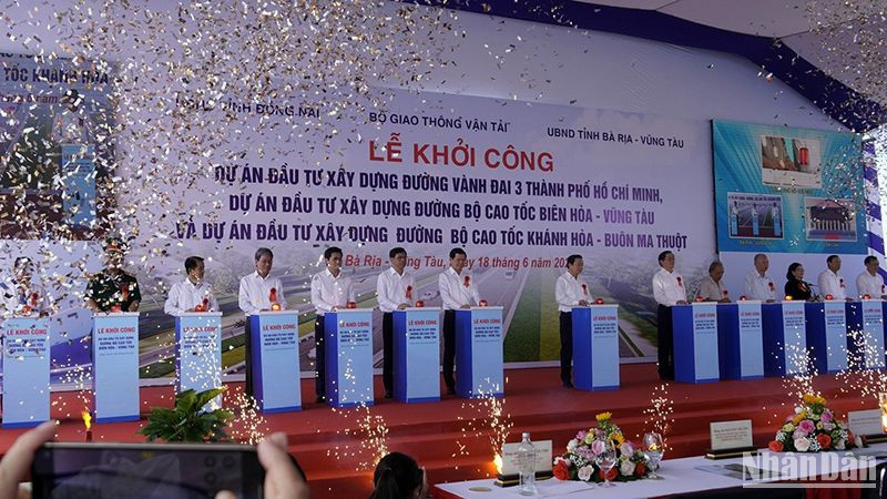 Lễ Khởi công dự án cao tốc Biên Hòa-Vũng Tàu giai đoạn 1.