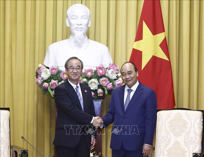 Chủ tịch nước Nguyễn Xuân Phúc tiếp ông Hanazumi Hideyo, Thống đốc tỉnh Niigata, Nhật Bản. (Ảnh: Thống Nhất/TTXVN)