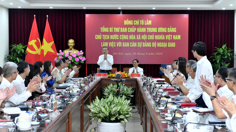 Tổng Bí thư, Chủ tịch nước Tô Lâm chủ trì buổi làm việc với Ban Cán sự Đảng Bộ Ngoại giao.