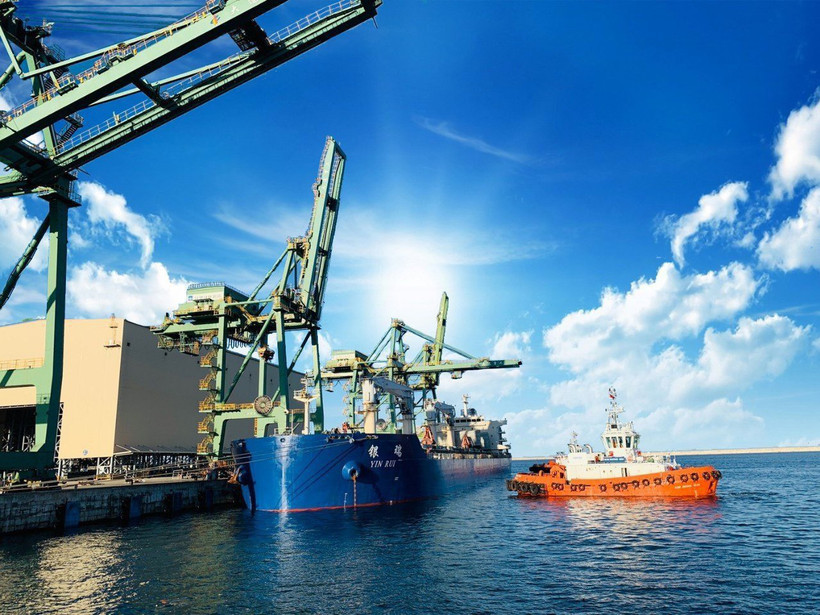 Một góc hệ thống cảng nước sâu Sơn Dương, Vũng Áng, thị xã Kỳ Anh, Hà Tĩnh.