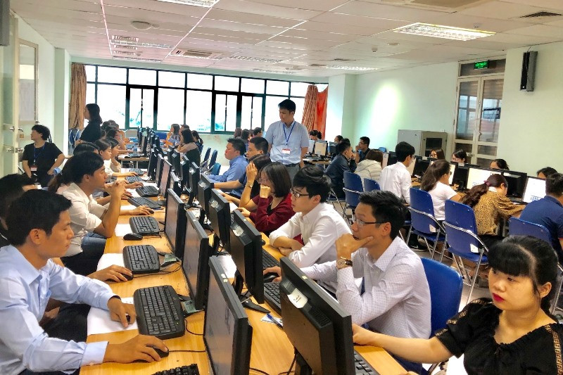 Các thí sinh tham dự kỳ thi tuyển công chức, viên chức. (Ảnh minh họa)
