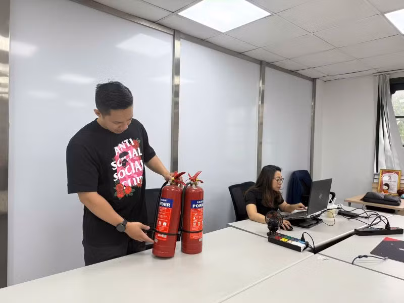 Các đơn vị tăng cường phòng cháy, chữa cháy tại trụ sở làm việc. 