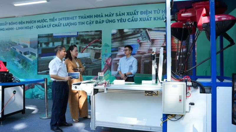 Mô hình sản xuất thông minh của Rạng Đông. 