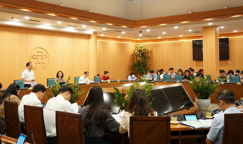 Quang cảnh cuộc họp.