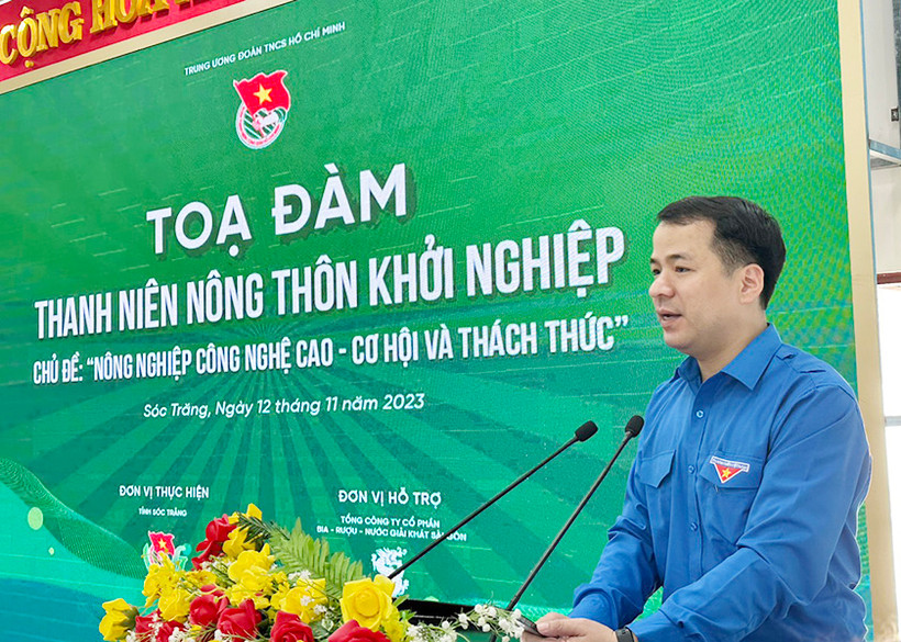 Bí thư Trung ương Đoàn Ngô Văn Cương phát biểu khai mạc toạ đàm.