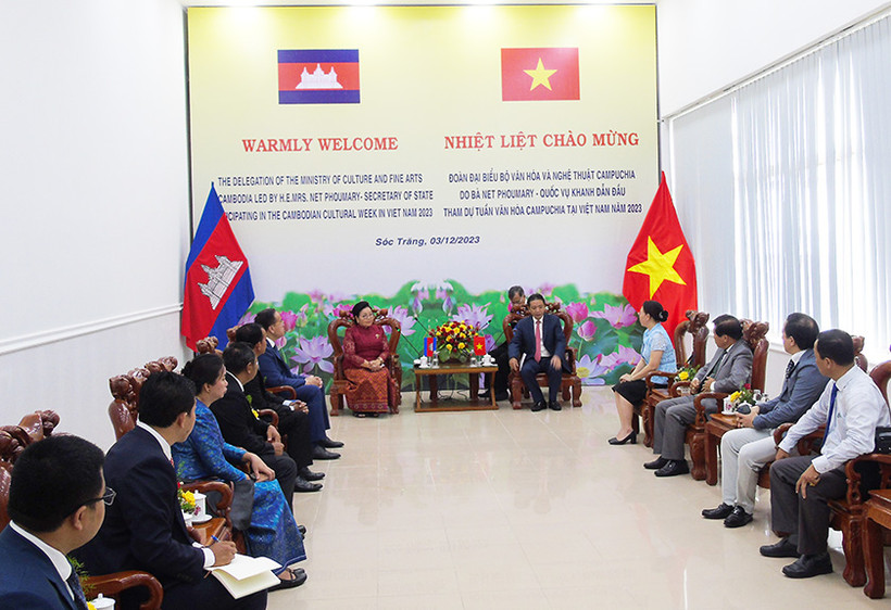 Buổi làm việc giữa đoàn Bộ Văn hóa và Nghệ thuật Vương quốc Campuchia và Bộ Văn hóa, Thể thao và Du lịch Việt Nam cùng lãnh tỉnh Sóc Trăng. 