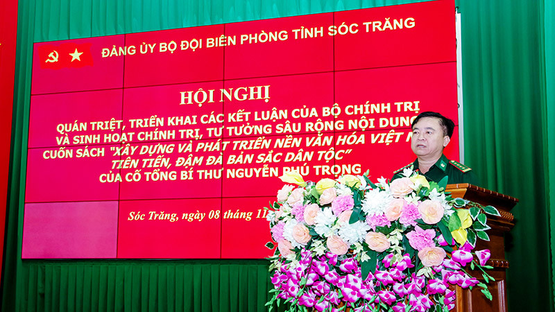 Đại tá Nguyễn Trìu Mến phát biểu kết luận hội nghị.