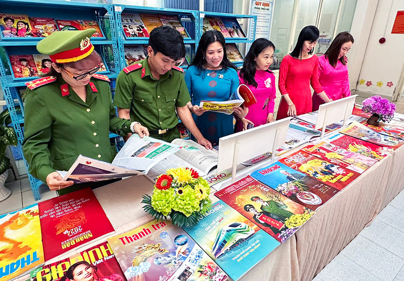 Hội báo Xuân trưng bày gần 350 ấn phẩm là tạp chí, báo Xuân Giáp Thìn 2024