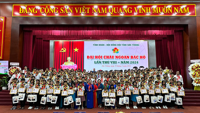 Tuyên dương 200 em thiếu nhi Sóc Trăng là Cháu ngoan Bác Hồ.
