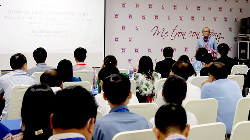 Bác sĩ Trần Đình Công, cán bộ Sở Y Tế tỉnh Sóc Trăng phát biểu tại Hội nghị.