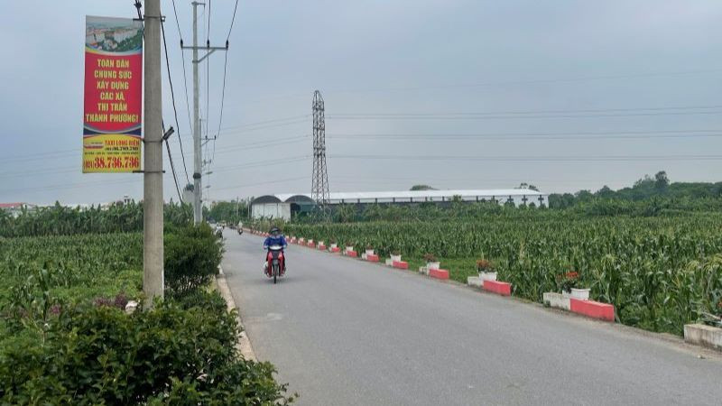 Hệ thống hạ tầng nông thôn huyện Gia Lâm được đầu tư đồng bộ. 