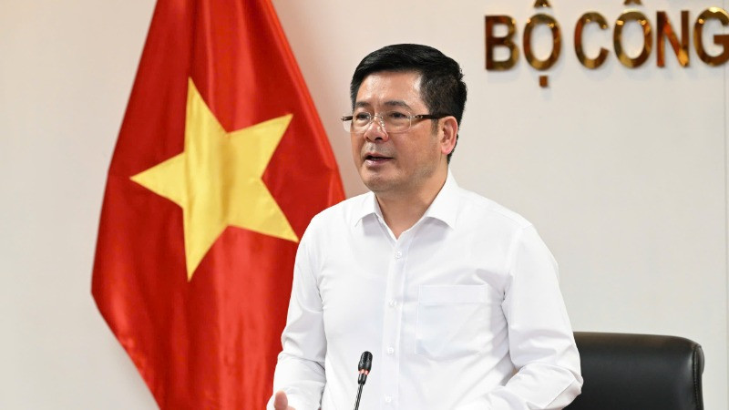 Bộ trưởng Công thương Nguyễn Hồng Diên phát biểu chỉ đạo tại cuộc họp. (Ảnh: KIM DUNG) 