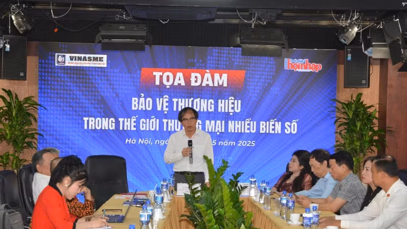 Tọa đàm với chủ đề: “Bảo vệ thương hiệu trong thế giới thương mại nhiều biến số”. (Ảnh: KIM DUNG)
