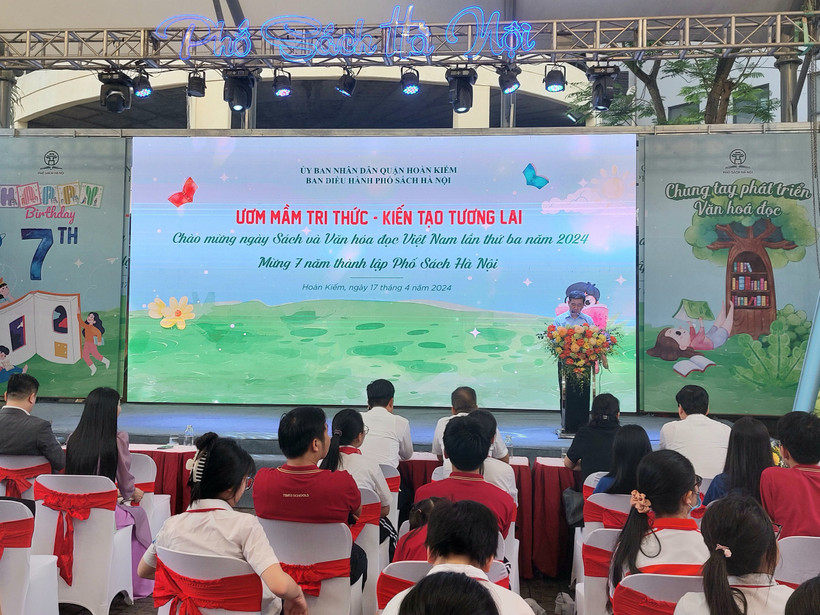 Khai mạc chuỗi sự kiện “Ươm mầm tri thức – Kiến tạo tương lai”.