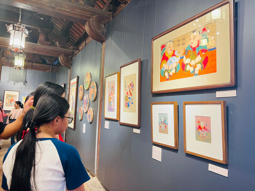 Công chúng tìm hiểu giá trị các bức tranh Hàng Trống và những sáng tác lấy cảm hứng từ tranh Hàng Trống.