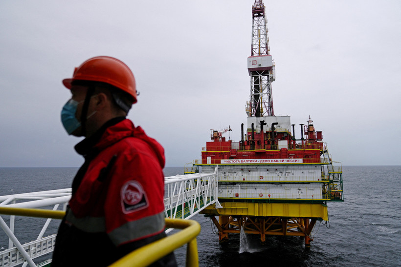 Dàn khoan của Công ty Lukoil của Nga trên biển Baltic. (Ảnh: REUTERS)