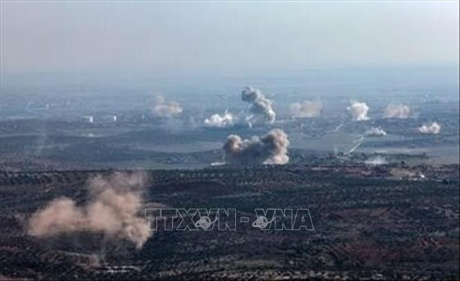 Khói bốc lên do giao tranh tại Syria. (Ảnh: IRNA/TTXVN)