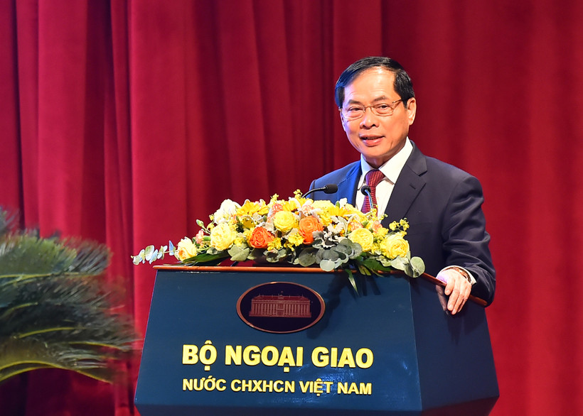 Bộ trưởng Ngoại giao Bùi Thanh Sơn phát biểu bế mạc Hội nghị Ngoại giao lần thứ 32. (Ảnh: THỦY NGUYÊN) 