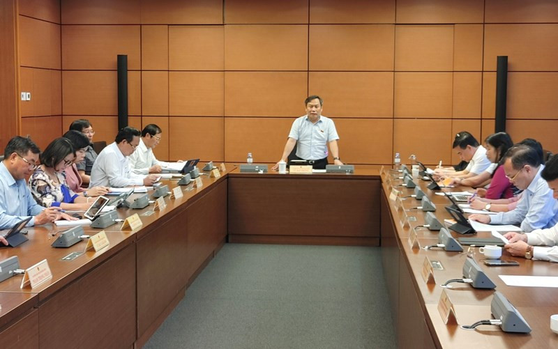 Quang cảnh phiên thảo luận tại Tổ 19 chiều 30/5. (Ảnh: TRUNG HƯNG)