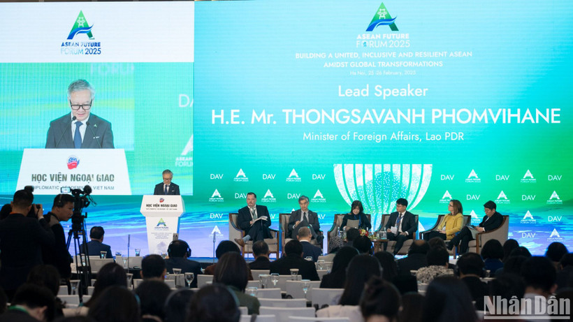 Quang cảnh Phiên toàn thể thứ ba trong khuôn khổ Diễn đàn Tương lai ASEAN 2025. (Ảnh: SƠN TÙNG) 