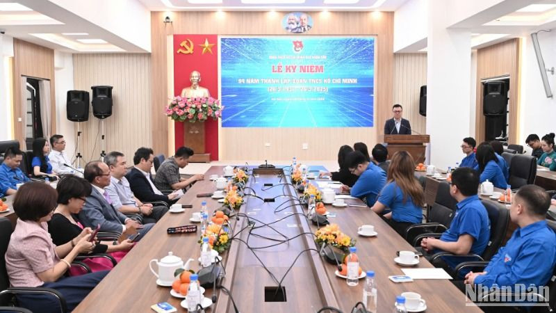 Quang cảnh lễ kỷ niệm. (Ảnh: BÙI GIANG) 