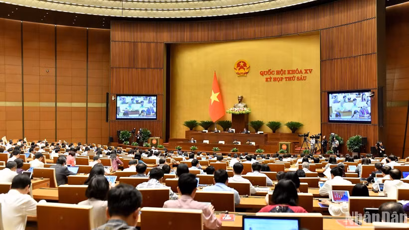 Các đại biểu Quốc hội làm việc tại hội trường, chiều 24/10. (Ảnh: ĐĂNG KHOA)