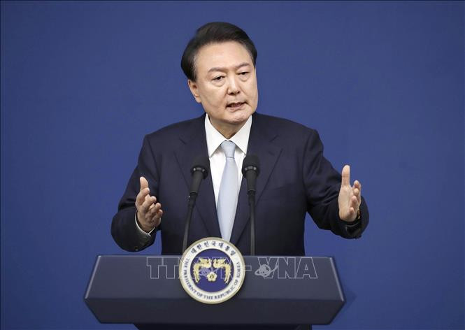 Tổng thống Hàn Quốc Yoon Suk Yeol tại một cuộc họp báo ở Seoul. (Ảnh: Kyodo/TTXVN)