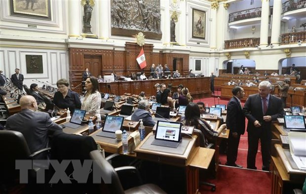 Phiên họp toàn thể của Quốc hội Peru, thảo luận về tổ chức bầu cử sớm tại Lima ngày 31/1. (Ảnh: AFP/TTXVN)