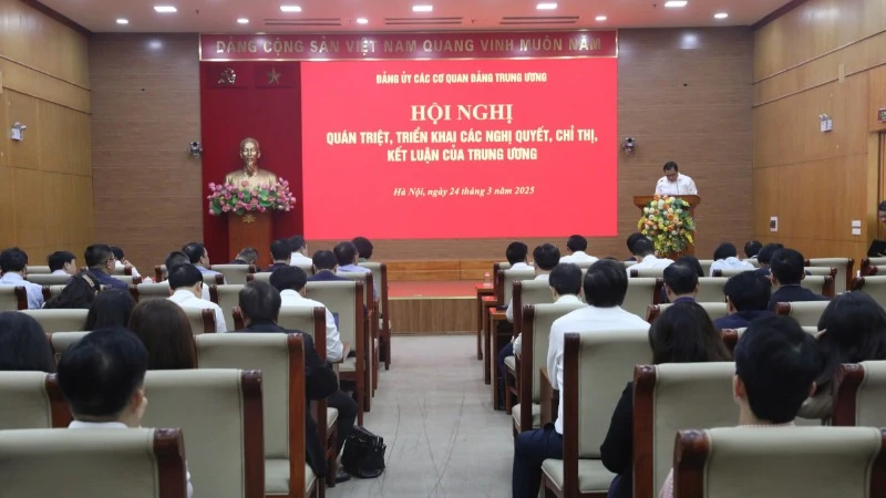 Các báo cáo viên giới thiệu, quán triệt những nội dung quan trọng, cốt lõi của các nghị quyết, chỉ thị, kết luận của Trung ương.