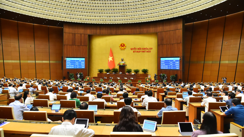 Quốc hội biểu quyết thông qua Nghị quyết của Quốc hội về thí điểm bổ sung một số cơ chế, chính sách đặc thù phát triển tỉnh Nghệ An. (Ảnh: THỦY NGUYÊN) 